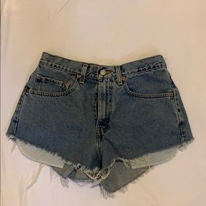 Levi’s 550 cut off shorts